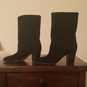 Chic Black Heeled Boots for Women